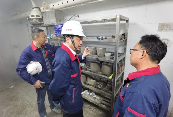 公司紀委書記到建材研究室調(diào)研 公司紀委書記到建材研究室調(diào)研