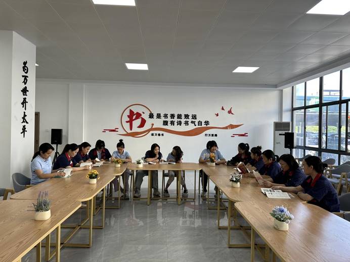 鋼構(gòu)公司舉辦女職工主題閱讀活動 鋼構(gòu)公司舉辦女職工主題閱讀活動
